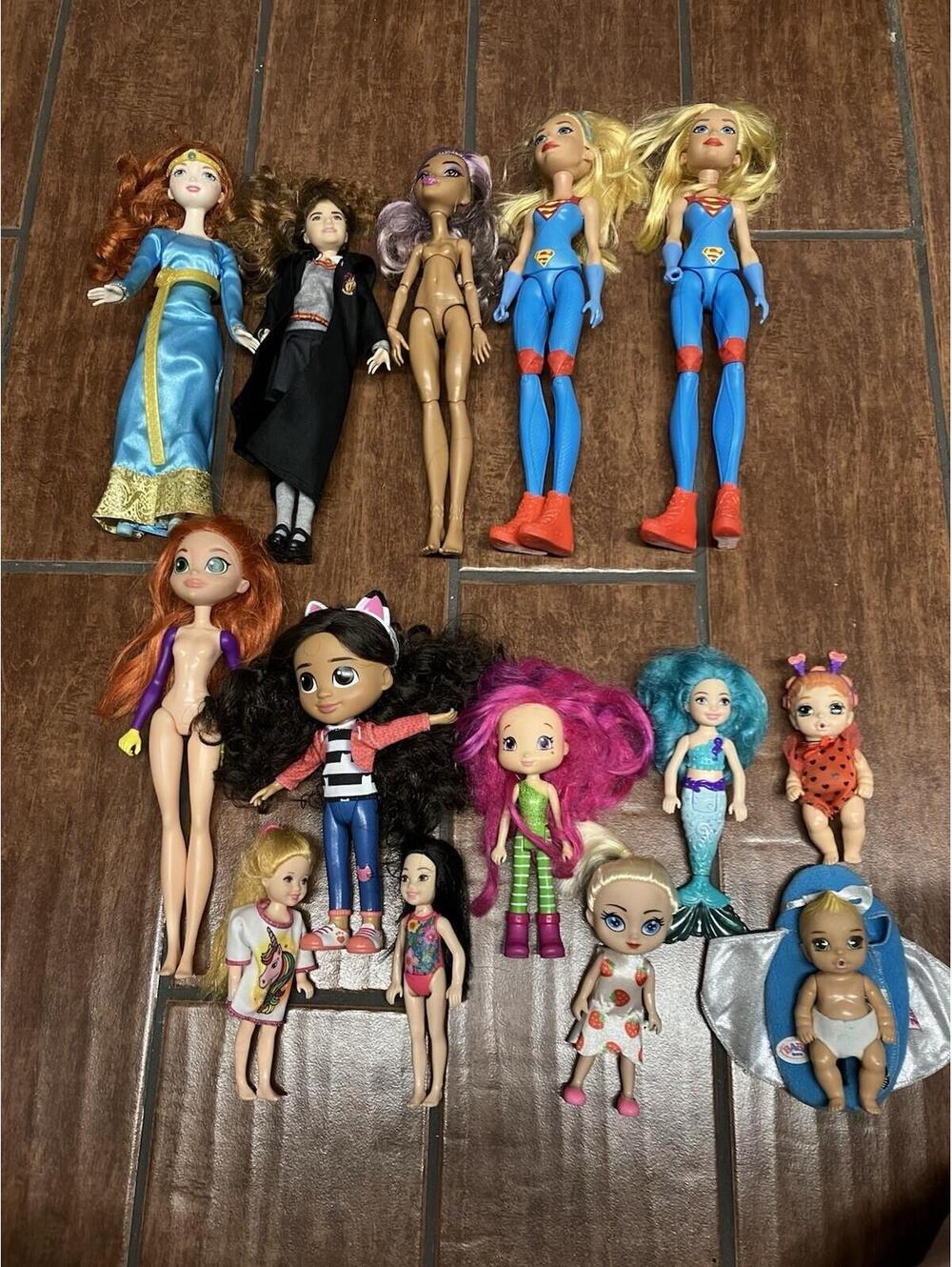 Random Lot Of 14 Off Brand “Barbie Like” Dolls Used